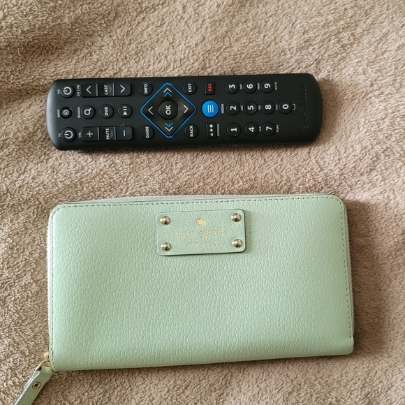 Kate Spade Mintmojito Green Wellesley Neda Wallet Code: Wlru-1153 Like New - Picture 6 of 15